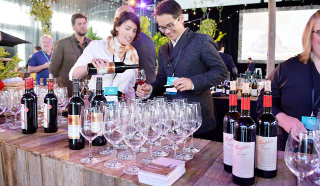 <br />グランジも惜しげもなく次々と抜栓されていく！