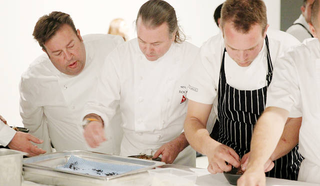 <br />3人のシェフがそれぞれ前菜、メイン、デザートを担当する豪華すぎるコラボレーション