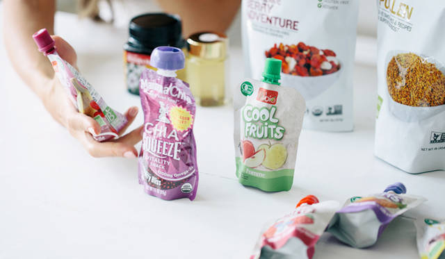 ストイックなイメージのあるジェシカさんだが、食べることが大好きだから、食事はあまり気にしないそう。ときには、こんなスムージーでお腹を満たすことも。「有機栽培されたフルーツだけを使ったスムージーは、すごくおいしいし、手軽だから朝時間がない人にもお薦め。オーガニックじゃなきゃ嫌！　というタイプではないけれど、せっかくなら身体に良いものを」