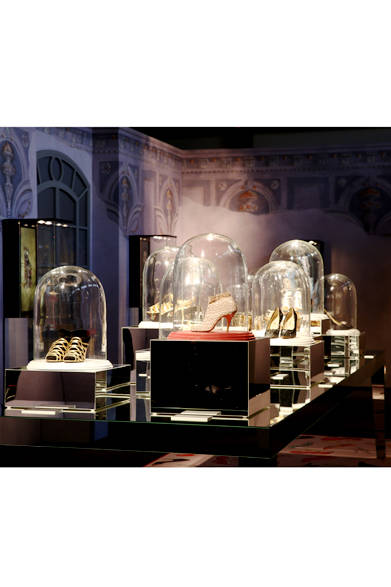 幻想的な「Salvatore Ferragamo Jewels & Creations Shoes Exhibition」の展示