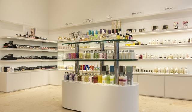 1階 コスメティック エリア