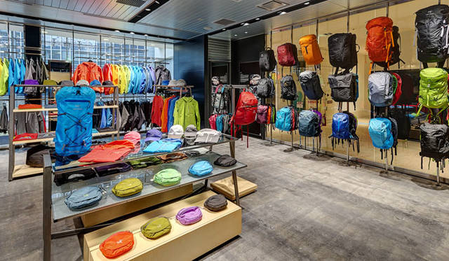 <strong>ARC’TERYX｜アークテリクス</strong><br />「アークテリクス 大阪E-ma店」
