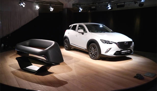 マツダCX-3の前にはSofa by KODO concept