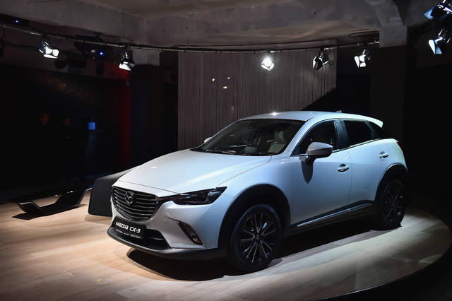 マツダCX-3の前にはSofa by KODO concept