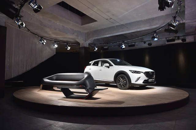 マツダCX-3の前にはSofa by KODO concept