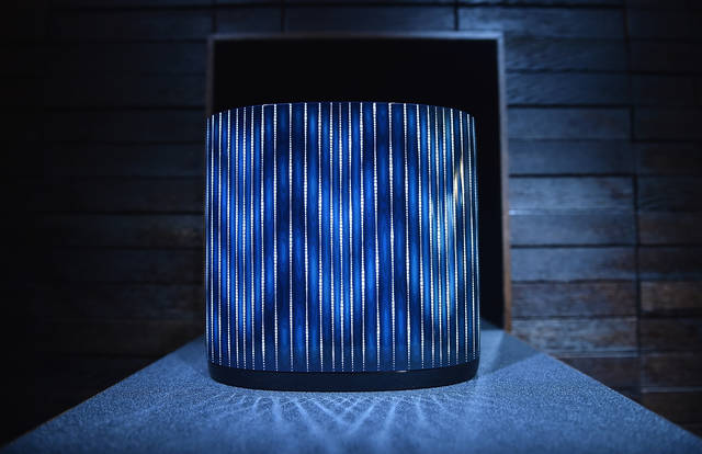 会場では魂動デザインのコラボレーションアートとして、漆器で知られる広島の7代目金城一国斎の「白糸の滝」（水・光・風といった自然の営みを表現）を展示