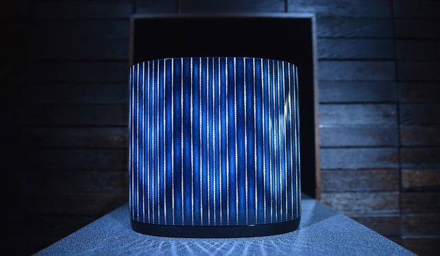 会場では魂動デザインのコラボレーションアートとして、漆器で知られる広島の7代目金城一国斎の「白糸の滝」（水・光・風といった自然の営みを表現）を展示