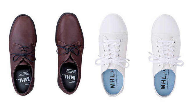 <strong>ANGLOBAL｜アングローバル</strong><br />「MHL.」　写真左／シューズ5万1840円　写真右／コットンキャンバスシューズ1万4040円