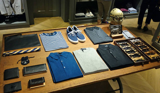 <strong>ANGLOBAL｜アングローバル</strong><br />大阪「E-ma」1階「トッド スナイダー ライブラリー」