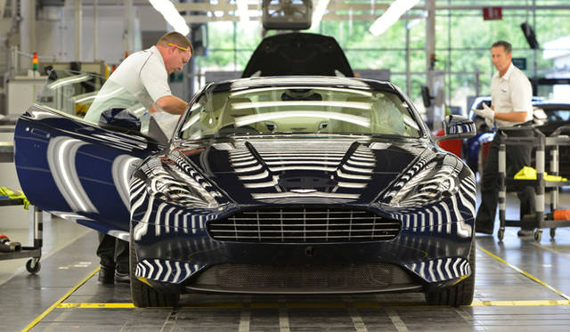 アストンマーティンのファクトリー内部