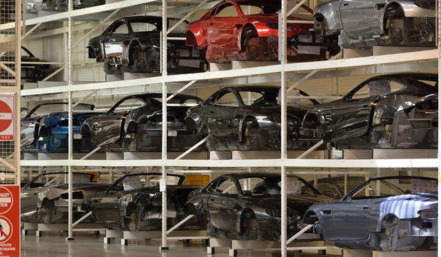 アストンマーティンのファクトリー内部