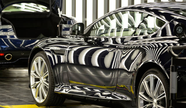 アストンマーティンのファクトリー内部