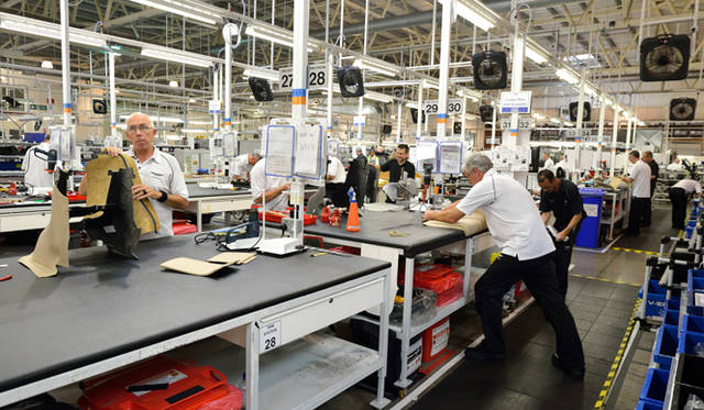 アストンマーティンのファクトリー内部