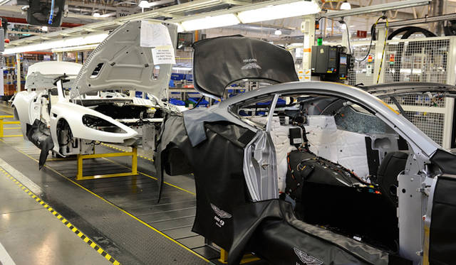 アストンマーティンのファクトリー内部