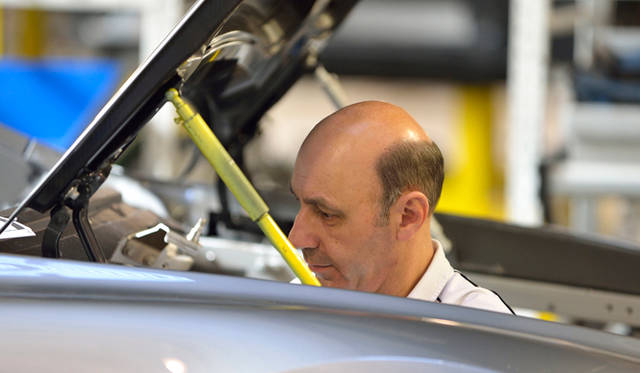 アストンマーティンのファクトリー内部