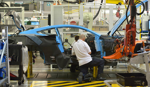 アストンマーティンのファクトリー内部