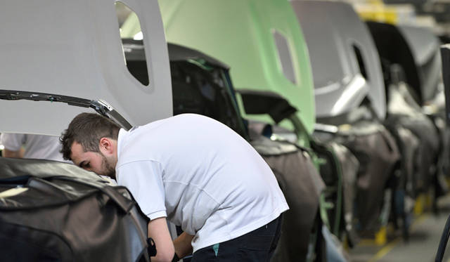 アストンマーティンのファクトリー内部