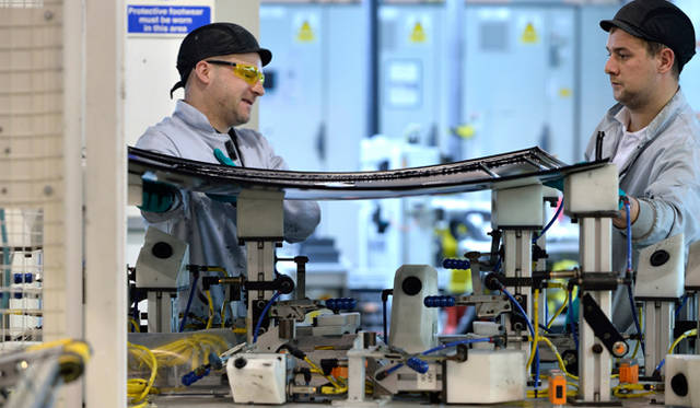 アストンマーティンのファクトリー内部