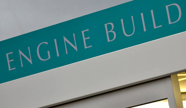 エンジンのレストフルレストアをおこなう工場アスペース