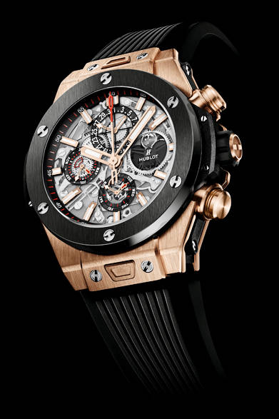 <strong>ビッグ・バン クロノ パーペチュアルカレンダー キングゴールド セラミック</strong><br><br> ケース｜18Kキングゴールド（ポリッシュ＆サテン仕上げ）<br>ベゼル｜ブラックセラミック<br>直径｜45mm<br>ムーブメント｜自動巻き（Cal.HUB1270 Unico）<br>機能｜月・曜日・日付・閏年表示（21世紀中の日付調整が不要のパーペチュアルカレンダー）、クロノグラフ（60分積算計）、月齢表示<br> ストラップ｜ブラックラバー<br>防水｜3気圧<br>発売時期｜2015年末予定<br>価格｜891万円<br>