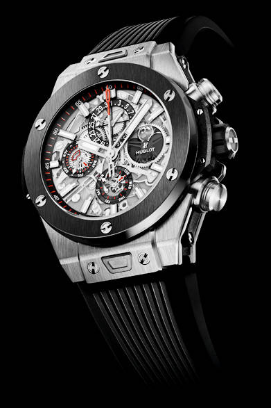 <strong>ビッグ・バン クロノ パーペチュアルカレンダー セラミック</strong><br />ケース｜チタニウム（ポリッシュ＆サテン仕上げ）<br>ベゼル｜ブラックセラミック<br />直径｜45mm<br>ムーブメント｜自動巻き（Cal.HUB1270 Unico）<br>機能｜月・曜日・日付・閏年表示（21世紀中の日付調整が不要のパーペチュアルカレンダー）、クロノグラフ（60分積算計）、月齢表示<br>ストラップ｜ブラックラバー<br>防水｜3気圧<br>発売時期｜2015年末予定<br>価格｜697万7600円<br>