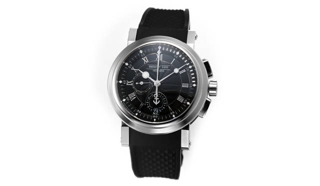 <strong>マリーン 5823 “マリーン200周年” </strong><br>ケース｜950プラチナ<br>直径｜42mm<br>ムーブメント｜自動巻き（Cal.583Q/1）<br>機能｜クロノグラフ（センターに60分積算計、6時位置に12時間積算計）、日付表示ストラップ｜ブラックラバー<br>防水｜10気圧<br>限定数｜200本<br>発売時期｜2015年夏予定<br>予価｜588万円（税別）<br>