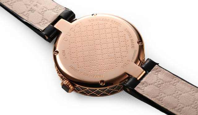 <strong>ディアマンティッシマ ウォッチ</strong><br /><br />ケース｜ピンクゴールドPVD＋ブラックPVD加工ステンレススチール<br />直径｜32mm<br />ムーブメント｜クォーツ<br />ストラップ｜カーフ<br />防水｜5気圧<br />発売時期｜10月予定<br />価格｜11万円（税別）<br />