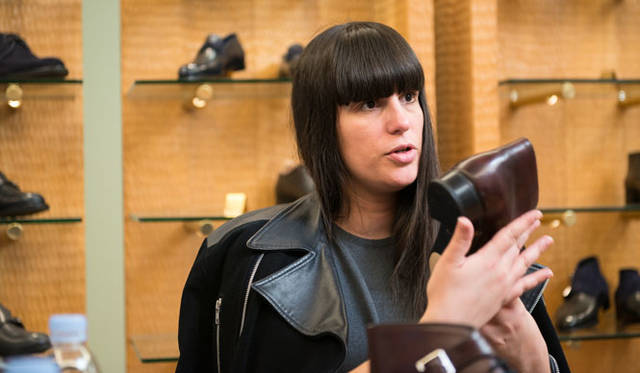 ノーザンプトンの工房の静けさ、清潔さに驚いたと語る