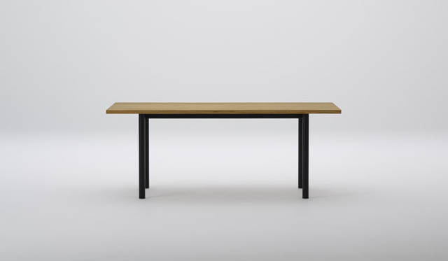 <strong>Maruni Wood Industry｜マルニ木工</strong><br />「MALTA ダイニングテーブル180（スチールレッグ）」（W1800×D850×H700mm）32万760円　※5月より受注開始予定