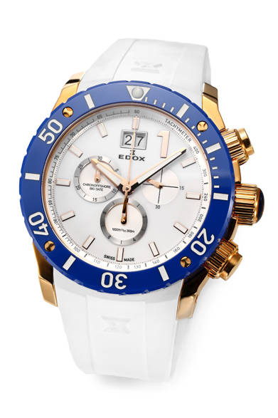 <strong>クロノオフショア1<br />リミテッドエディション</strong> <br /><br />ケース｜18KピンクゴールドPVD加工スレンレススチール＋ブルーセラミックベゼル<br /> 直径｜45mm<br /> ムーブメント｜クォーツ（Cal.EDOX 10）<br /> ストラップ｜ホワイトラバー<br /> 防水｜500ｍ<br /> 限定数｜215本<br /> 発売時期｜8月予定<br /> 予価｜24万3000円<br />