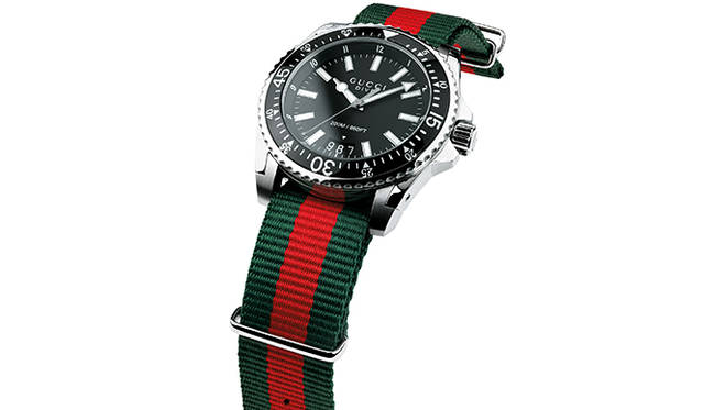 <strong>グッチ ダイヴ</strong><br /><br /> ケース｜ステンレスチール<br /> 直径｜45mm<br /> ムーブメント｜クォーツ<br /> 機能｜日付表示<br /> ストラップ｜ナイロン製NATOストラップ<br /> 防水｜20気圧<br /> 発売時期｜7月予定<br /> 価格｜12万円（税別）