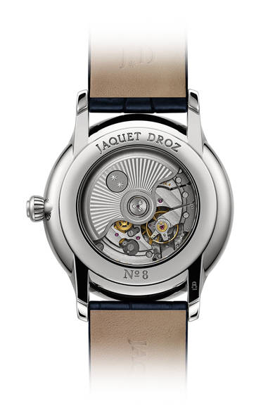 <strong>エクリプス シルバー</strong><br />ケース｜ステンレススチール<br />直径｜43mm<br />ムーブメント｜手巻き（JD 6553L2）<br />機能｜月表示、曜日表示、日付表示（センターの指針で表示）、月齢表示（彫金された月にディスクが被さって月の満ち欠けを表示）<br />ストラップ｜アリゲーター<br />防水｜3気圧<br />発売時期｜8月以降予定<br />予価｜179万2800円<br />