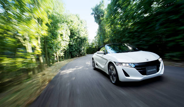 ホンダ「ビート」の現代版としてついに発売が開始された「S660」。ミニバンから本格スポーツモデルまで、軽自動車のラインナップはこれまでにないバラエティに富んだ時代を迎えている