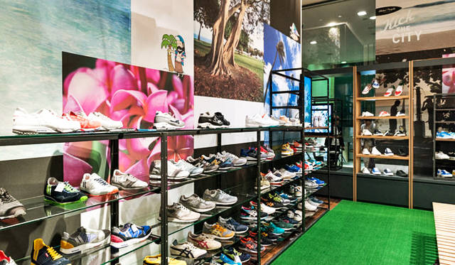 <strong>ISETAN MEN’S｜イセタンメンズ</strong><br />「KICK THE CITY」第2弾　ハワイの昼を想定したコーナー