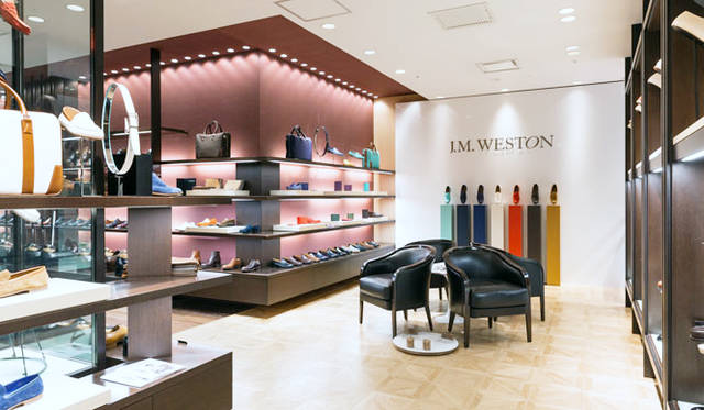 <strong>ISETAN MEN’S｜イセタンメンズ</strong><br />伊勢丹新宿店メンズ館地下1階＝紳士靴売場「ハイエンド」コーナー
