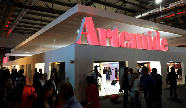 Artemideのブランド規模を示すような巨大なブース