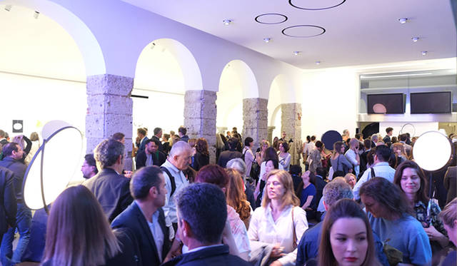 FLOSのプロフェッショナルスケースでおこなわれたパーティー風景