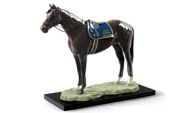 <strong>LLADRÓ｜リヤドロ</strong><br />「DEEP IMPACT（ディープインパクト）」