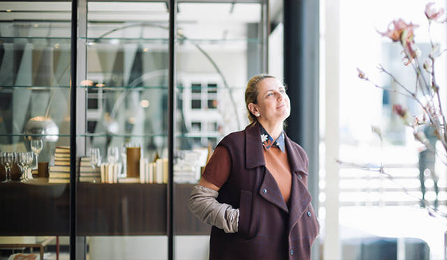 Spanish designer, long time Japanophile, Patricia Uruquiola designed a flagship store for Molteni&C.