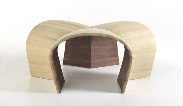 <strong>Ermenegildo Zegna｜エルメネジルド ゼニア</strong><br />スツール「バコ（Baco）」