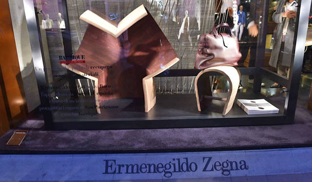 <strong>Ermenegildo Zegna｜エルメネジルド ゼニア</strong><br />スツール「バコ（Baco）」