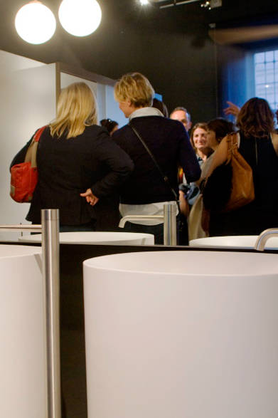 バスタブ「Fisher Island」by Piero Lissoni（2015）<br>蛇口「Pipe」by Marcel Wanders（2015）