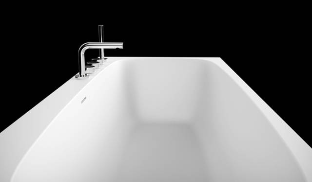 バスタブ「Ark 」by 深澤直人（2015）
