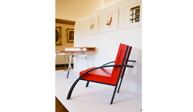 ミラノ市近代美術館 モルテーニ 展示室１０<br> オフィスシステム｜MDF System by Michele De Lucchi / 2005<br> プロトタイプ椅子｜Parigi by Aldo Rossi / 1989<br>