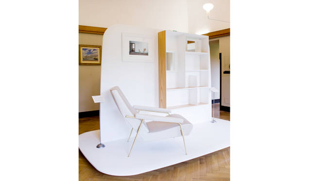 ミラノ市近代美術館 モルテーニ 展示室２<br> 本棚｜D.153.1 by Gio Ponti / 1956-7 / 2012（復刻）<br> アームチェア｜D.357.2 by Gio Ponti / 1953 / 2012（復刻）<br>