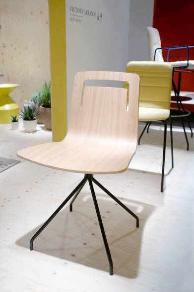 チェア「KLIP（クリップ）」 by Victor Carrasco