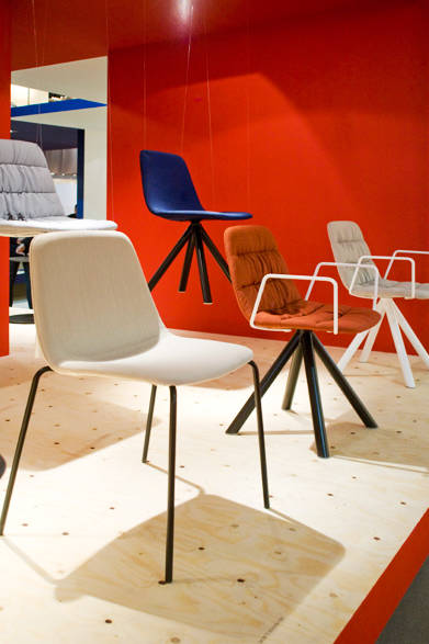 チェア「MAARTEN（マーティン）」by Victor Carrasco