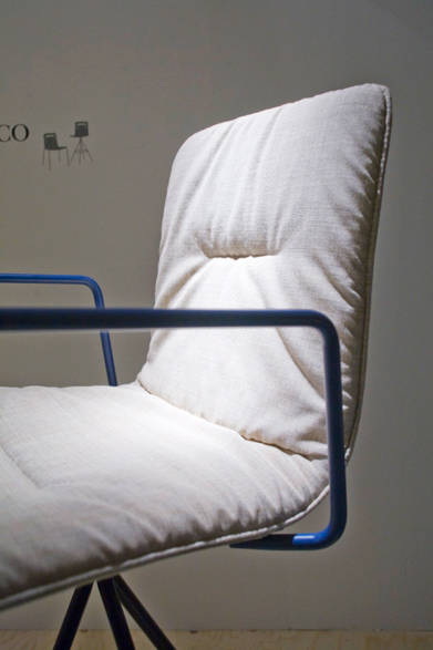 チェア「KLIP（クリップ）」by Victor Carrasco