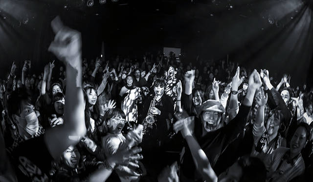 オープニングイベントに登場した「THE MAN（ザ マン）」