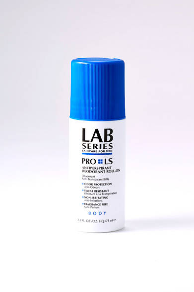 <strong>ARAMIS LAB SERIES｜アラミス ラボ シリーズ</strong><br><br>  ニーズが高まってきているデオドラントのなかでも毎年好評なのが、こちらの「プロ LS デオドラント ロールオン」。汗とニオイを長時間おさえ、さらに肌に直接塗布するタイプなので、外出先でサッと使用できるのもビジネスマンにはうれしい。 <br><br> プロLSデオドラント ロールオン75ml 2700円（アラミス ラボ シリーズ｜阪急メンズ東京 1階／阪急メンズ大阪 地下1階）